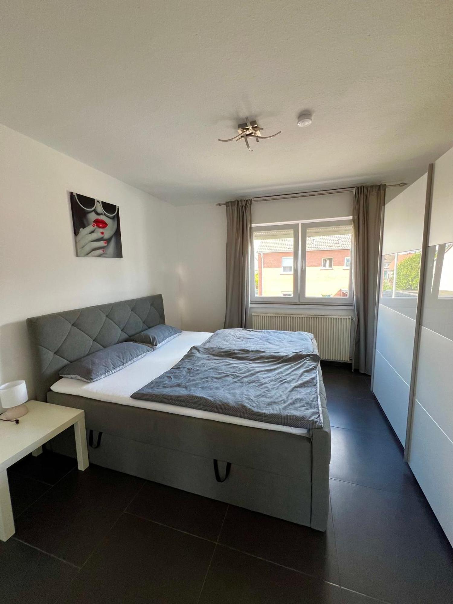 Elegante Apartment In Erftstadt Mit Balkon, Zentral, Bahnhof Nah, Phantasialand Bruehl Bei Cologne ภายนอก รูปภาพ